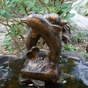 Enjoy the front yard fountain which attracts birds, squirrels and sometimes a local cat!