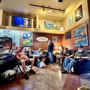 Anthony&apos;s cigar emporium