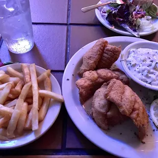 The fried catfish w/ fries.