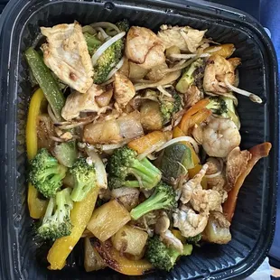 Small platter chicken/shrimp and veggies