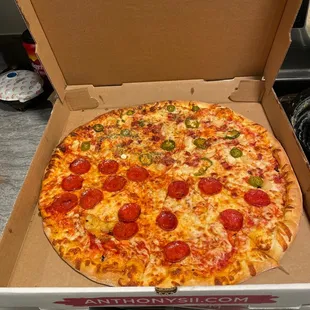 Half pineapple, jalapeños and bacon Half pepperoni
