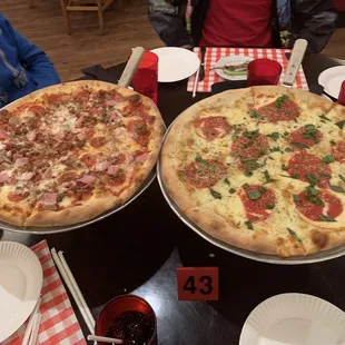 Meat lovers pizza 16"