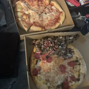 This is how the pizza was delivered to us.