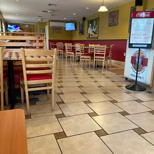 Could not eat here they had a reservation but 25 minutes still ok customers showed