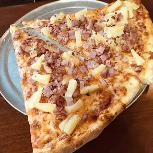 2 Hawaiian slices...