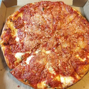 Trying the deep dish Chicago style. More sauce, more garlic, more deliciousness!