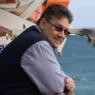 Chris W.