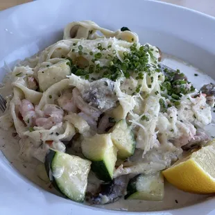 Dungeness Crab &amp; Shrimp Fettuccine