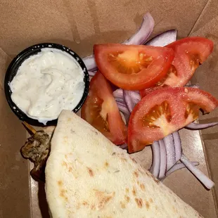 Tzatziki and vegetables