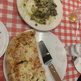 10&quot; Margherita and Mezzo Rigatoni Pesto