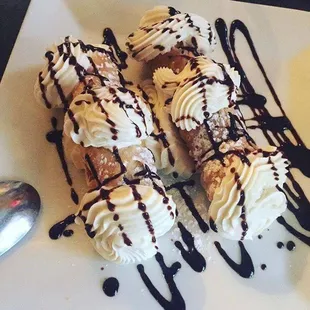 You can&apos;t leave the North End without a cannoli ... or two. 
https://www.anticofornoboston.com/