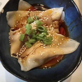 Pork dumplings with chili sacue 6