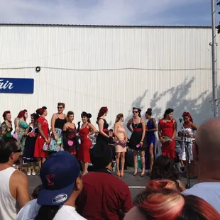 a large group of people