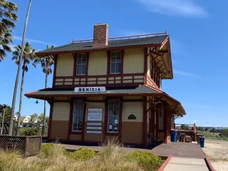 Benicia Public Pier & Beach