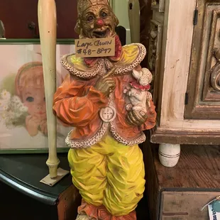 Lovely People and you can tell they do the research on the antiques and the artist that made them :)