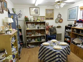 Bear Wallow Antiques & Things