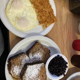 Banana bread French Toast with Berries