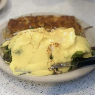 Garden Benedict (spinach, bell peppers, mushrooms, onion and avocado)