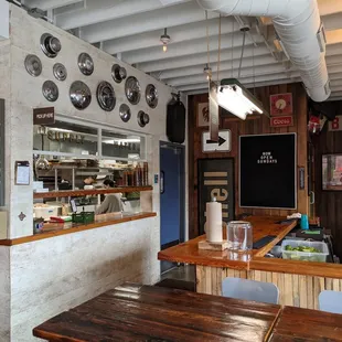 Bar/order pickup area