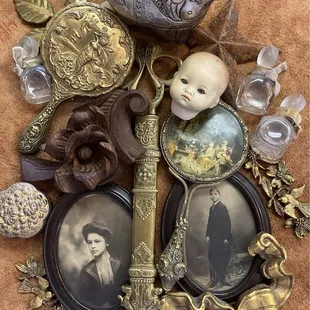 Trinkets, tchotchkes and doodads.