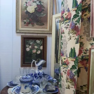 vintage beautiful artworks inside this shop