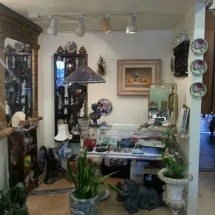 art works and vintage pieces