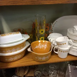 Mid century butterfly corelle/pyrex charm.