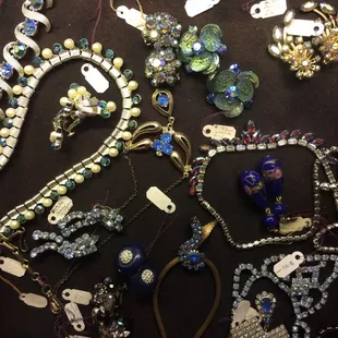 Antiques on The Corner Call (317) 869-1190 8444 E. Washington St. Indianapolis, Indiana 46219 ( Open 10:00 am - 6:00 pm ) 6 days a week