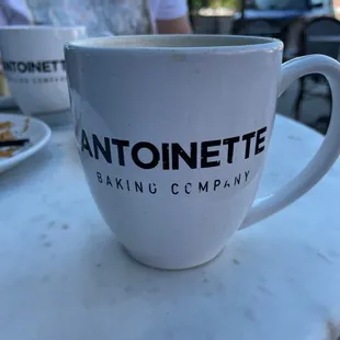 Antionette latte