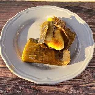 Tamales de costillas de cerdo  y de pollo desmechado