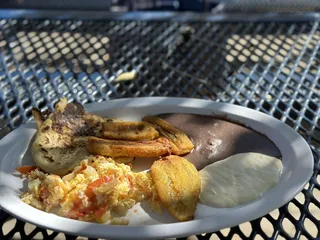 El Tesoro Salvadorian Food