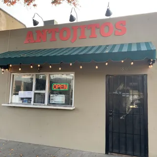 Antojito Tipico Plate