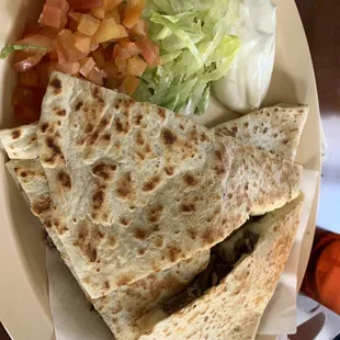 Lengua quesadilla