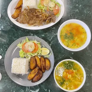 Carne en Salsa &amp; Mondongo