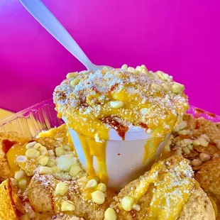 Elote chorriado. Not in the menu, so be sure to ask about it.