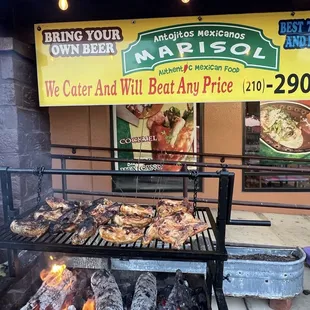 Pollos  asados a la leña  los viernes