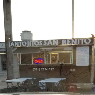 the outside of a restaurant