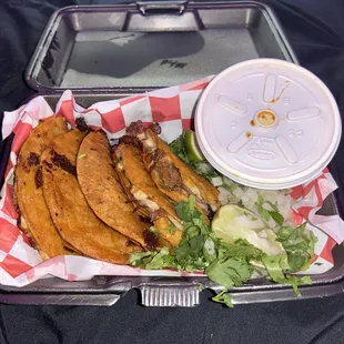 Berra tacos with consume