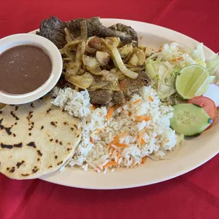Bistec  encebollado