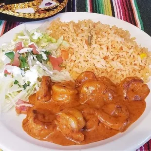 a plate of mexican food