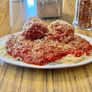 Regular spaghetti and Large spaghetti with 2 meatballs