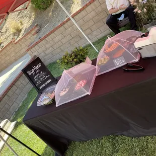 Topping station provided by the catering company