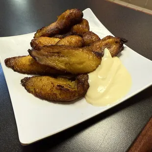 chicken wings and fried chicken, fried chicken wings, fried chicken, chicken, bbq wings, poultry, chicken wings, food, bbq chicken