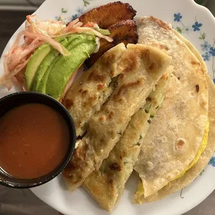 Pupusas &amp; Baleada