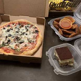 10" Vegetable pizza, fried ravioli, and Tiramisu.