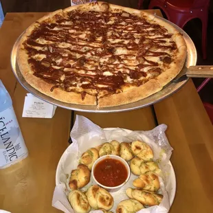 Our spread for the day with the BBQ chicken pizza &amp; garlic knots with fresh marinara sauce!