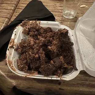 Mutilates cake