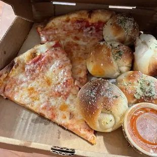Pizza, Garlic Knots