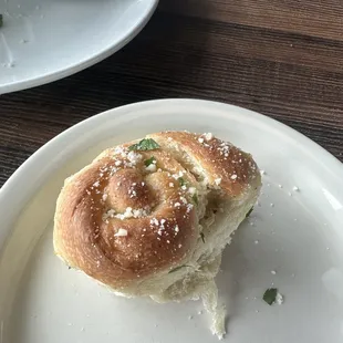 Garlic knots