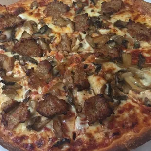 Sausage Mushroom Thin Crust